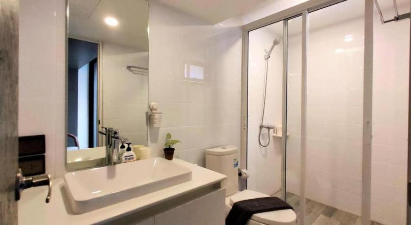 Silom Hotel 2*